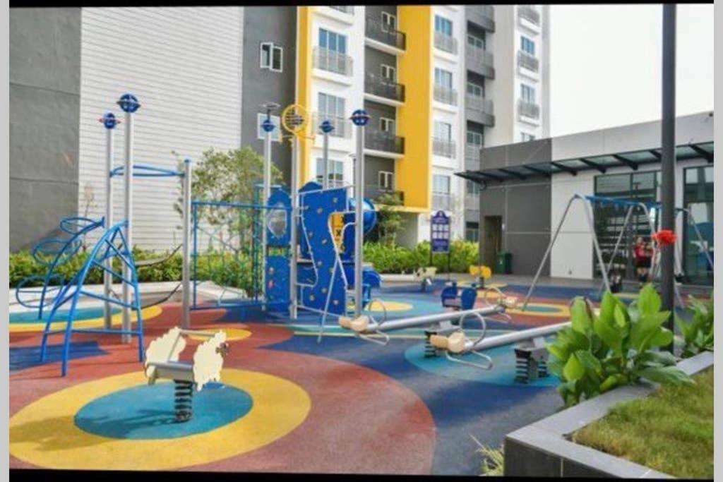 盛婷民宿a S&Thomez 2Bedrooms Mesamall Wifi Klia Usim Miu Inti Nu Nilai Exterior foto